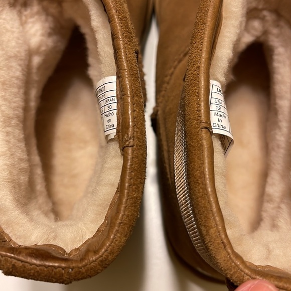 Mens UGG boot , hardly worn - Picture 5 of 6